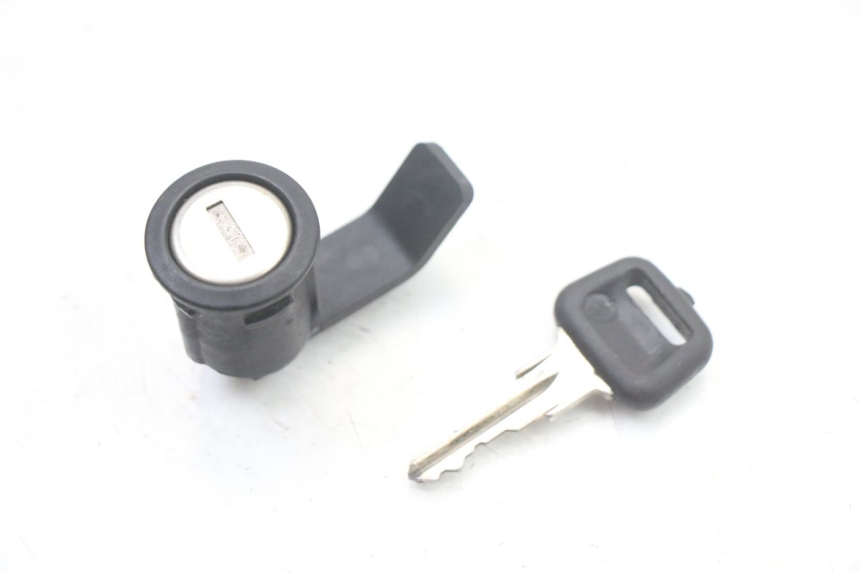 photo de CIERRE ASIENTO HOOK PEUGEOT SATELIS COMPRESSOR K15 125 (2006 - 2009) - Vista principal