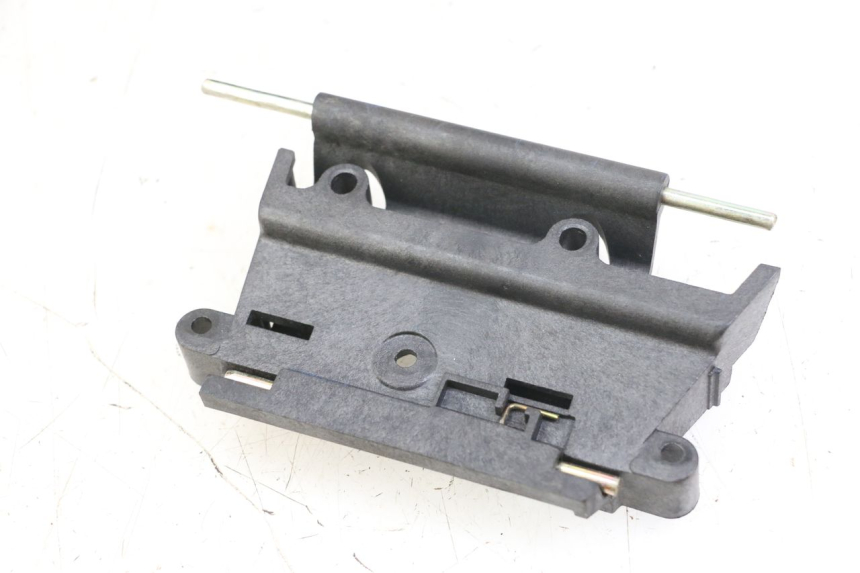 photo de CIERRE ASIENTO HOOK PEUGEOT VIVACITY 125 (2010 - 2017) - Vista principal