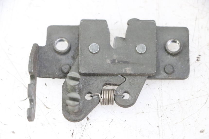 photo de CERRADURA DEL ASIENTO PIAGGIO MP3 LT 400 (2007 - 2012) - Detalle de la pieza