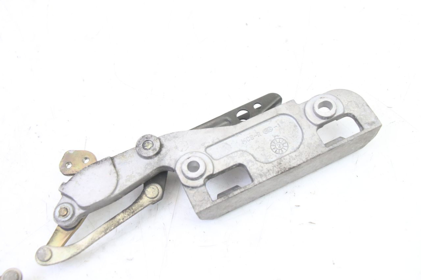 photo de CIERRE ASIENTO HOOK HONDA ST PAN EUROPEAN 1300 (2002 - 2013) - Detalles de los puntos de fijación