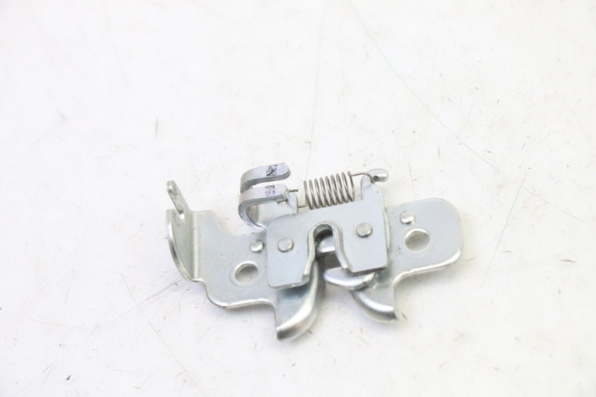 photo de CIERRE ASIENTO HOOK YAMAHA XMAX X-MAX 125 (2021 - 2025) - Vista principal