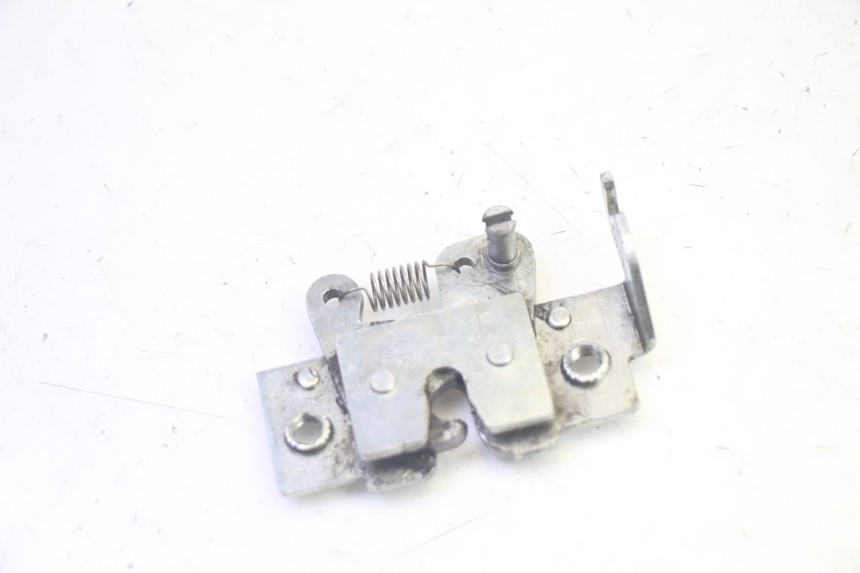 photo de CERRADURA DEL ASIENTO YAMAHA XMAX X-MAX 125 (2006 - 2009) - Vista principal