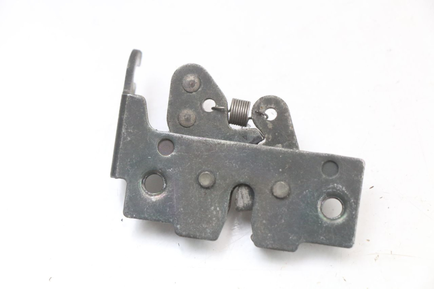 photo de CERRADURA DEL ASIENTO PIAGGIO X8 125 (2004 - 2007) - Zoom estado de uso