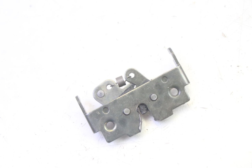 photo de CERRADURA DEL ASIENTO PIAGGIO X8 125 (2004 - 2007) - Zoom estado de uso