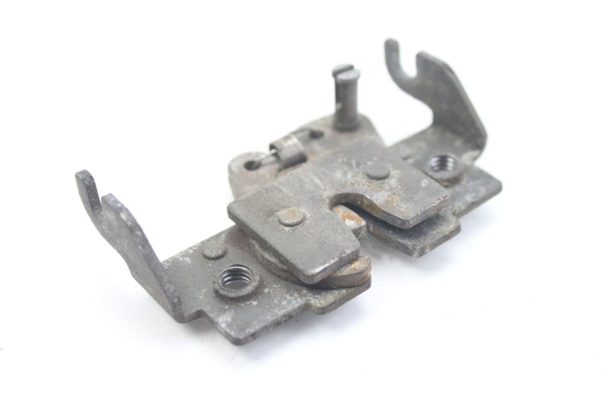 photo de CERRADURA DEL ASIENTO PIAGGIO X9 EVOLUTION 500 (2003 - 2005) - Zoom estado de uso