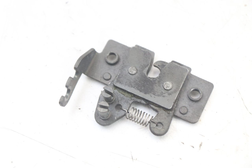 photo de CERRADURA DEL ASIENTO PIAGGIO XEVO - X EVO 125 (2007 - 2017) - Detalle de la pieza