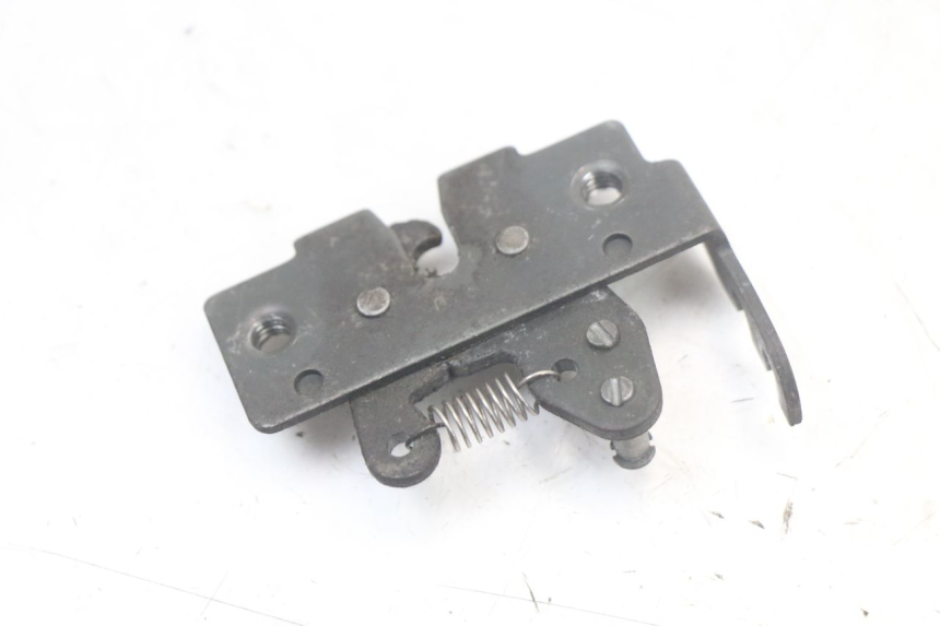 photo de CERRADURA DEL ASIENTO PIAGGIO XEVO - X EVO 125 (2007 - 2017) - Otra perspectiva