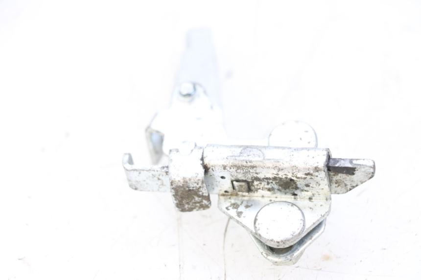 photo de CIERRE ASIENTO HOOK YAMAHA FZ1 FAZER 1000 (2007 - 2009) - Zoom estado de uso