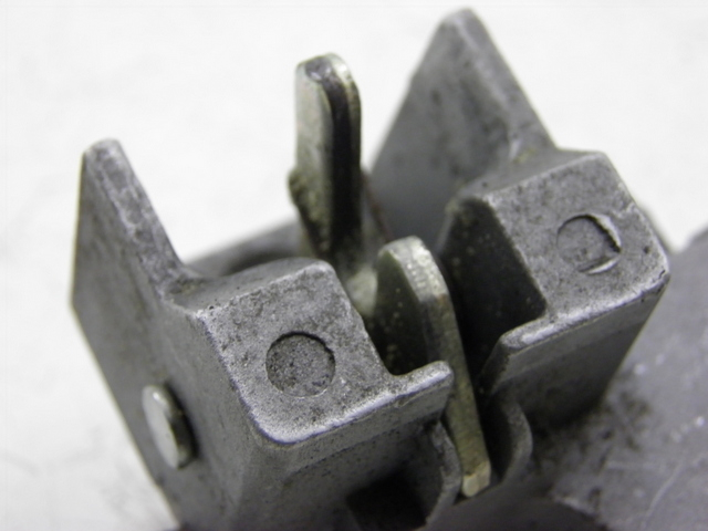 photo de CIERRE ASIENTO HOOK ZNEN ZN50QT-Q 50 (2010 - 2012) - Zoom estado de uso