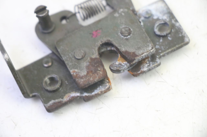 photo de CIERRE ASIENTO HOOK ADIVA AD3 300 (2014 - 2020) - Detalle de la pieza