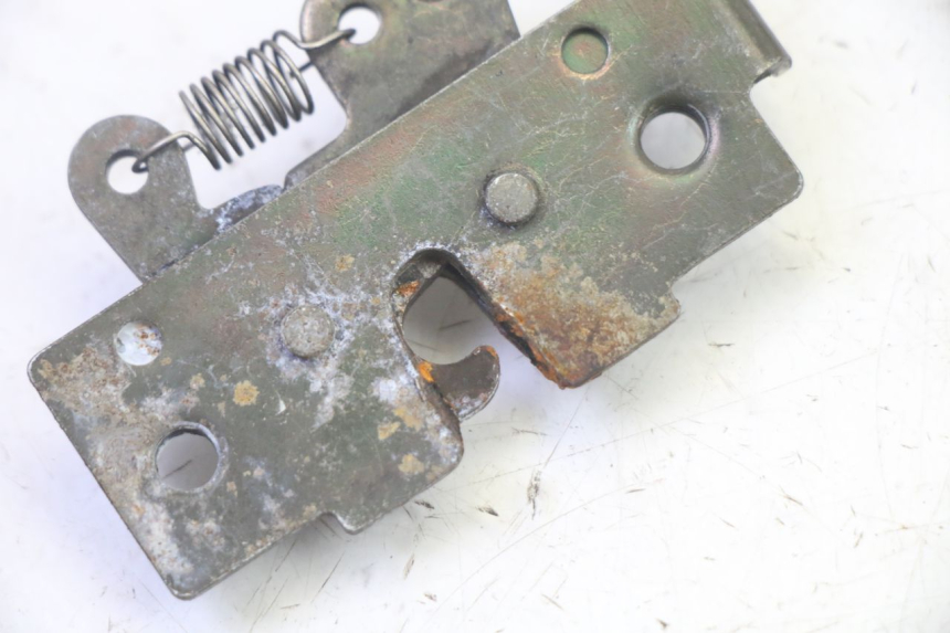 photo de CIERRE ASIENTO HOOK ADIVA AD3 300 (2014 - 2020) - Primer plano técnico