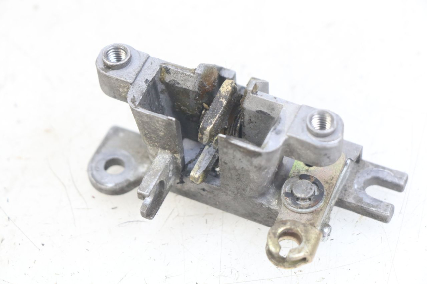 photo de CERRADURA DEL ASIENTO KYMCO AGILITY 16+ 4T 50 (2018 - 2023) - Detalle de la pieza