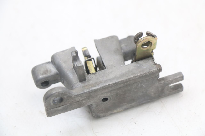 photo de CERRADURA DE ASIENTO KYMCO AGILITY 4T 50 (2005 - 2018) - Otra perspectiva