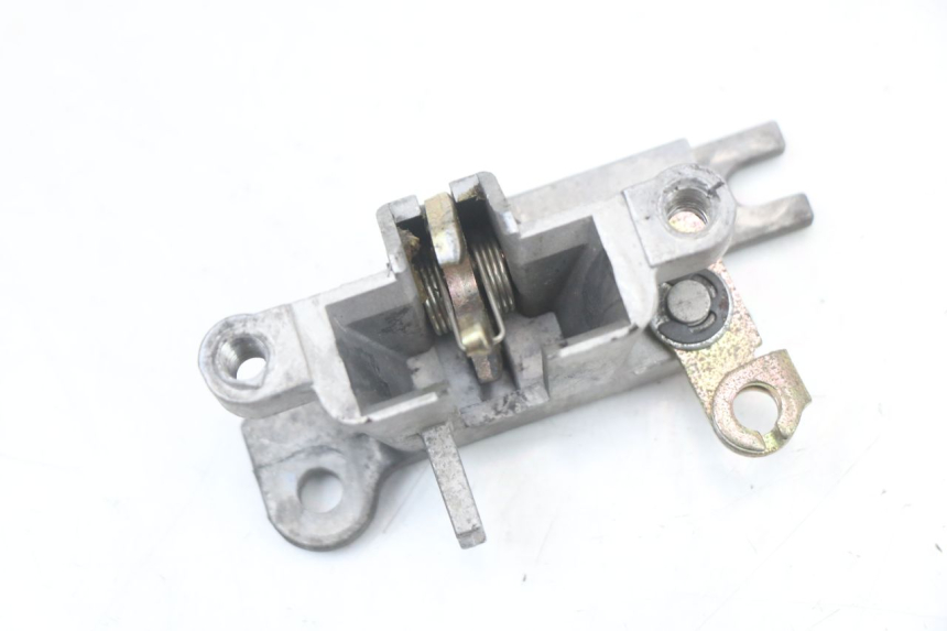 photo de CERRADURA DEL ASIENTO KYMCO AGILITY 4T 50 (2018 - 2022) - Zoom estado de uso