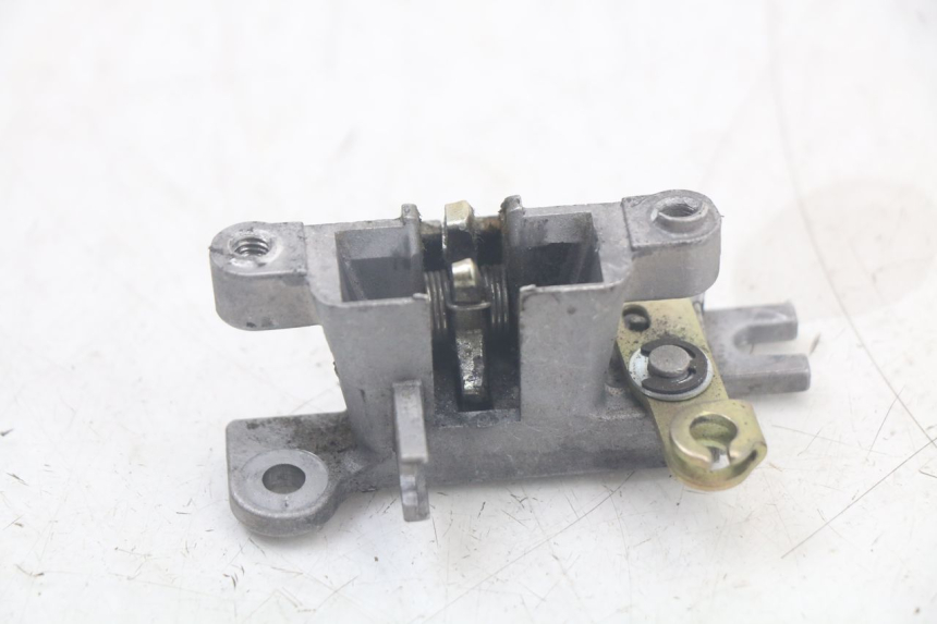 photo de CERRADURA DEL ASIENTO KYMCO AGILITY 4T 50 (2018 - 2022) - Zoom estado de uso