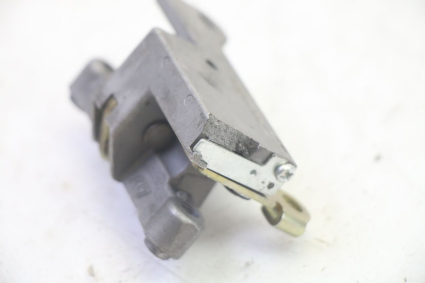 photo de CERRADURA DEL ASIENTO KYMCO AGILITY 4T 50 (2018 - 2022) - Primer plano técnico