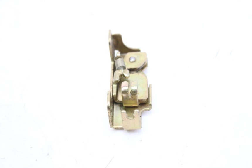 photo de CERRADURA DE ASIENTO KYMCO AGILITY NAKED RENOUVO 4T 50 (2018 - 2020) - Zoom estado de uso