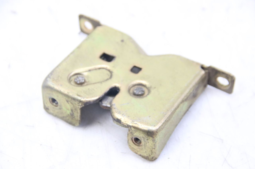 photo de CERRADURA DEL ASIENTO PGO BIG MAX 50 (2001 - 2009) - Primer plano técnico