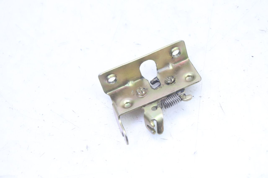 photo de CIERRE ASIENTO HOOK MOTRON BREEZY 4T 50 (2021 - 2025) - Detalle de la pieza