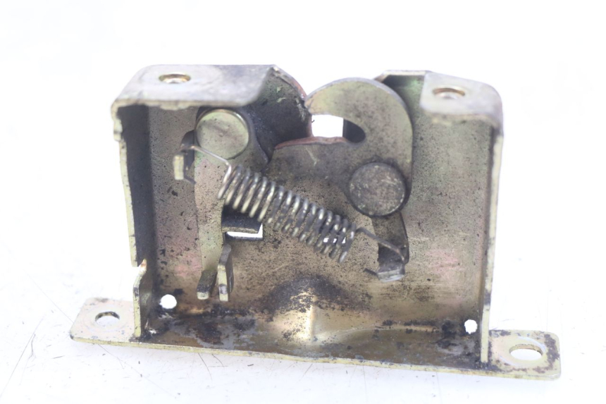 photo de CERRADURA DEL ASIENTO TGB CITY 2 50 (2009 - 2013) - Detalle de la pieza