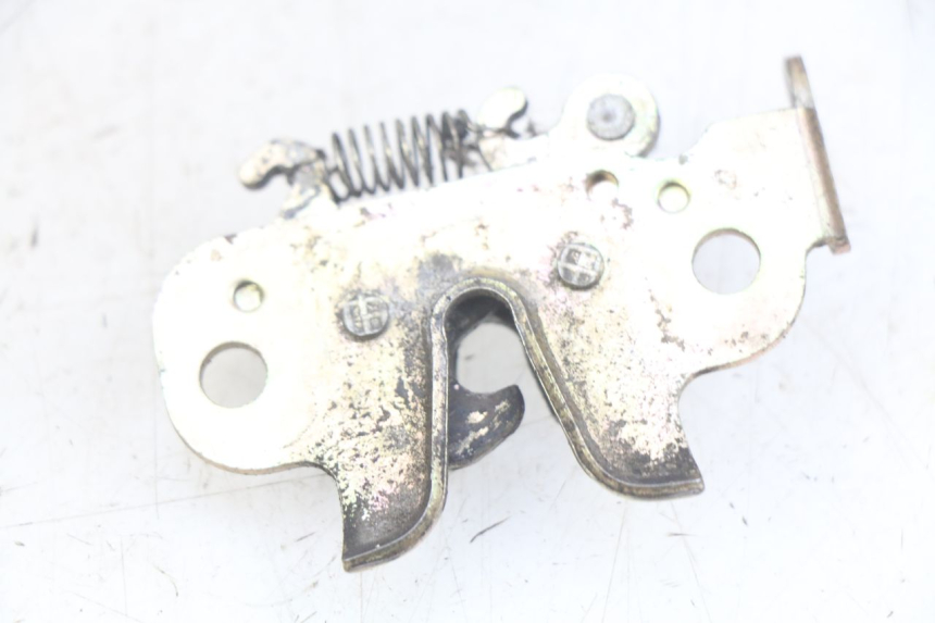 photo de CERRADURA DEL ASIENTO PEUGEOT CITYSTAR 125 (2011 - 2017) - Detalle de la pieza