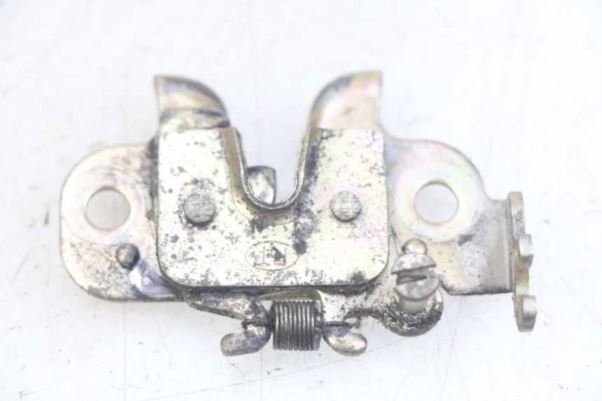 photo de CERRADURA DEL ASIENTO PEUGEOT CITYSTAR 125 (2011 - 2017) - Otra perspectiva