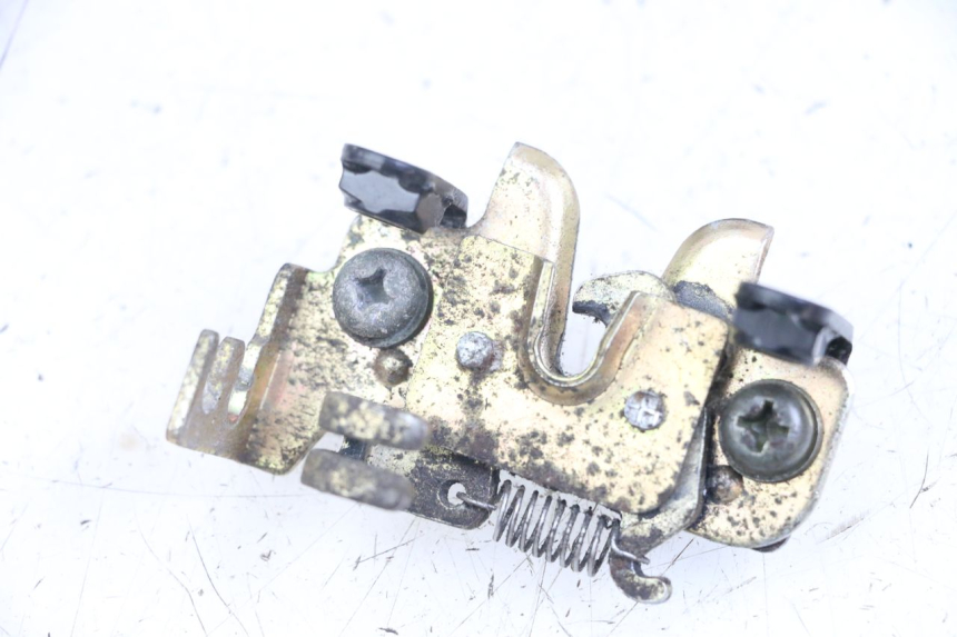 photo de CERRADURA DEL ASIENTO SYM CROX 4T 50 (2016 - 2023) - Detalle de la pieza