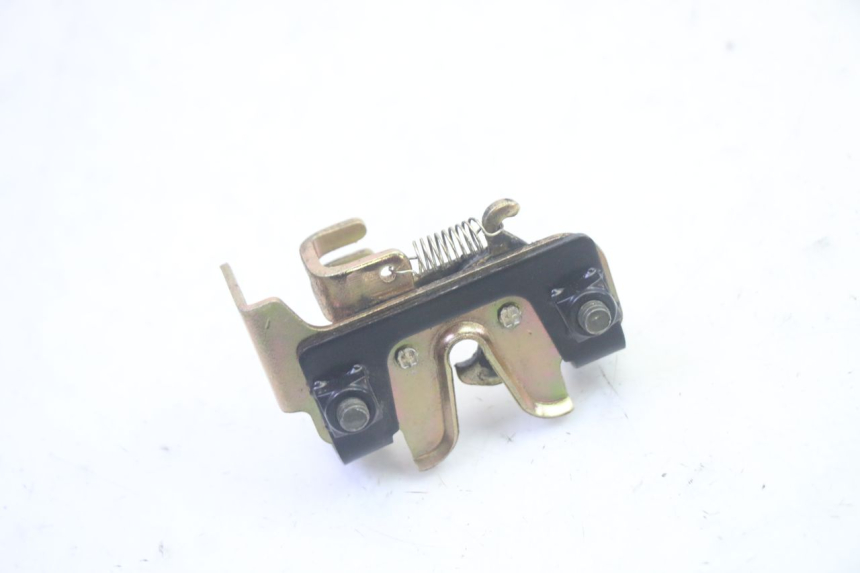 photo de CERRADURA DEL ASIENTO SYM CROX 4T 50 (2016 - 2023) - Zoom estado de uso