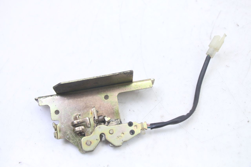 photo de CERRADURA DEL ASIENTO KYMCO DINK STREET 125 (2009 - 2014) - Zoom estado de uso