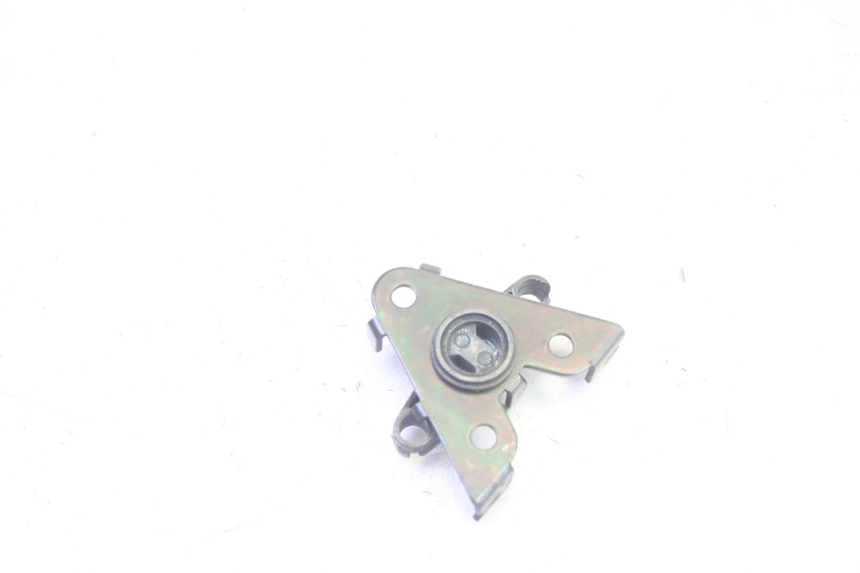photo de CERRADURA DE ASIENTO PEUGEOT DJANGO 4T 50 (2014 - 2019) - Zoom estado de uso