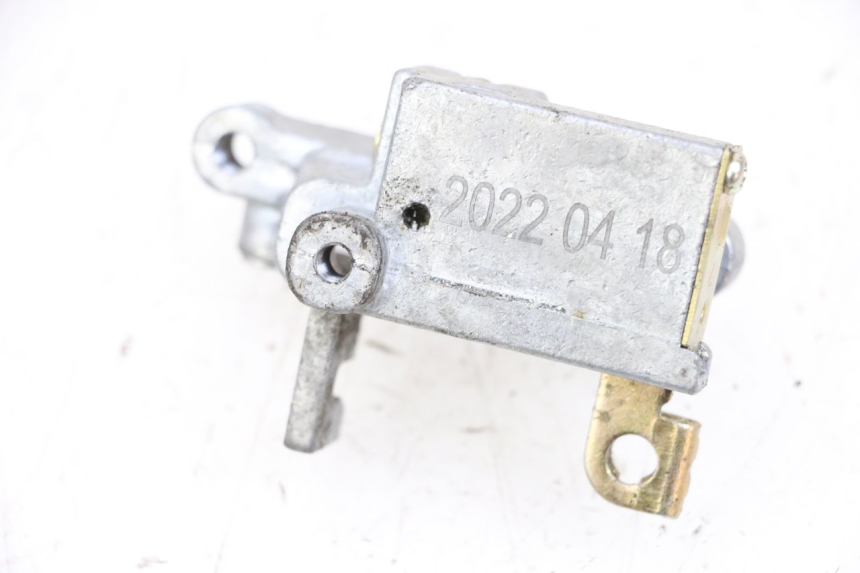 photo de CIERRE ASIENTO HOOK SEGWAY NINEBOT E125S 1 (2022 - 2026) - Zoom estado de uso