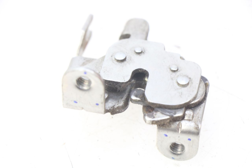 photo de CERRADURA DEL ASIENTO YAMAHA D'ELIGHT DELIGHT 115 (2013 - 2017) - Detalle de la pieza