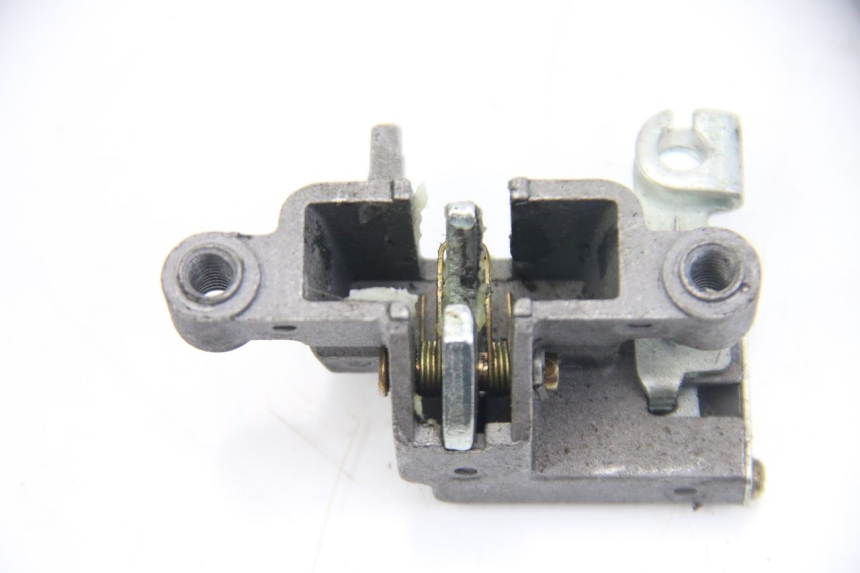 photo de CERRADURA DE ASIENTO JM MOTORS EVOLIS 4T 50 (2018 - 2022) - Otra perspectiva