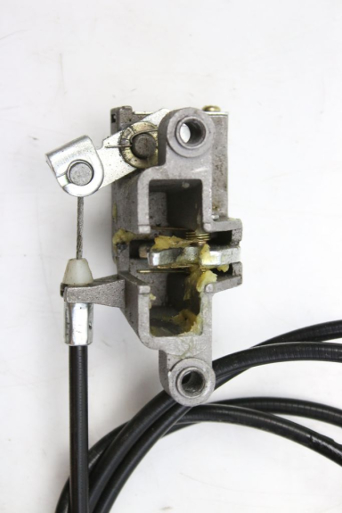 photo de CERRADURA DE ASIENTO JM MOTORS EVOLIS 4T 50 (2018 - 2022) - Primer plano técnico