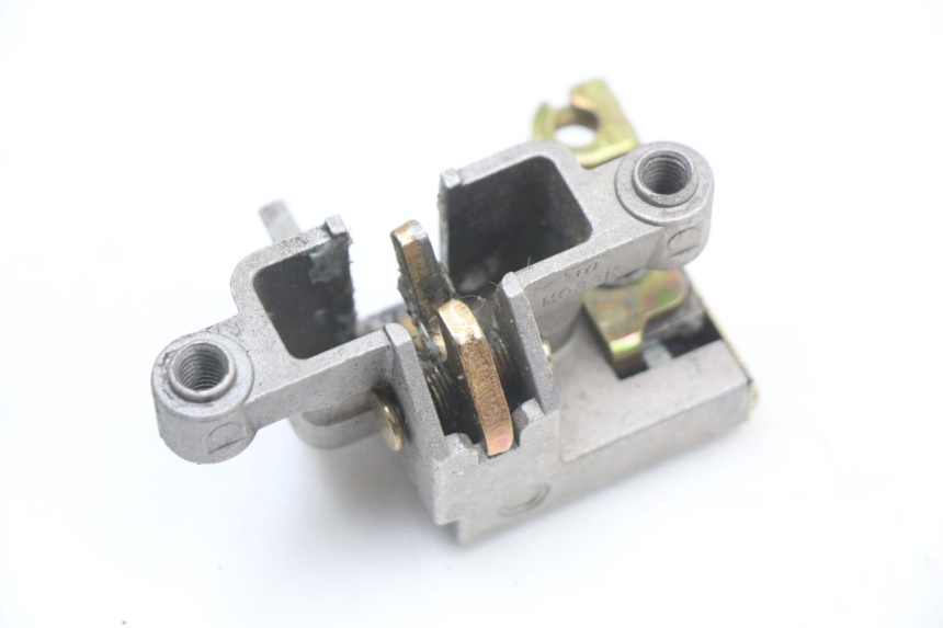 photo de CERRADURA DE ASIENTO JM MOTORS EVOLIS 4T 50 (2018 - 2022) - Detalle de la pieza