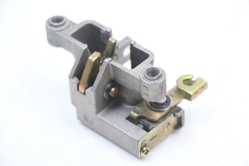 photo de CERRADURA DE ASIENTO JM MOTORS EVOLIS 4T 50 (2018 - 2022) - Zoom estado de uso