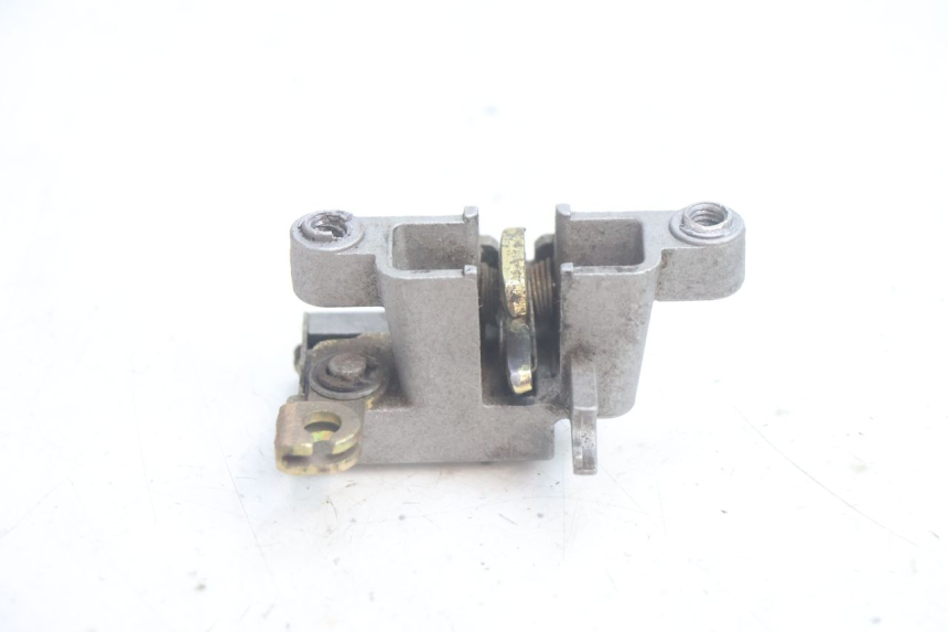 photo de CERRADURA DE ASIENTO JM MOTORS EVOLIS 4T 50 (2018 - 2022) - Detalle de la pieza