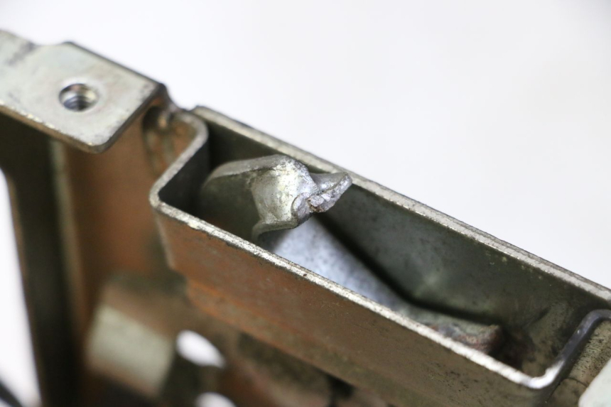 photo de CIERRE ASIENTO HOOK HONDA FES S-WING SWING ABS 125 (2007 - 2015) - Otra perspectiva