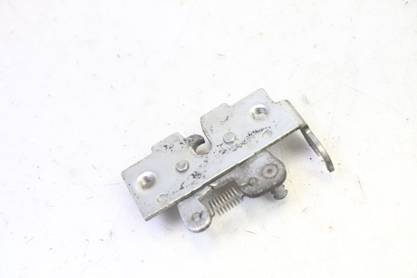 photo de CIERRE ASIENTO HOOK HONDA FES S-WING SWING ABS 125 (2007 - 2015) - Otra perspectiva