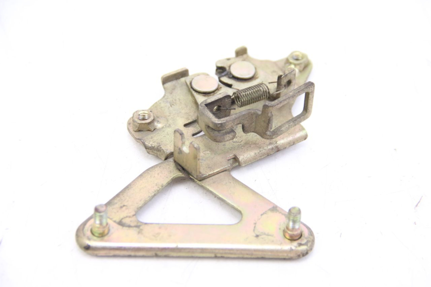 photo de CERRADURA DE ASIENTO SYM FIDDLE 2 125 (2010 - 2013) - Detalle de la pieza