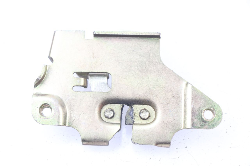 photo de CERRADURA DEL ASIENTO SYM FIDDLE 2 50 (2008 - 2013) - Zoom estado de uso