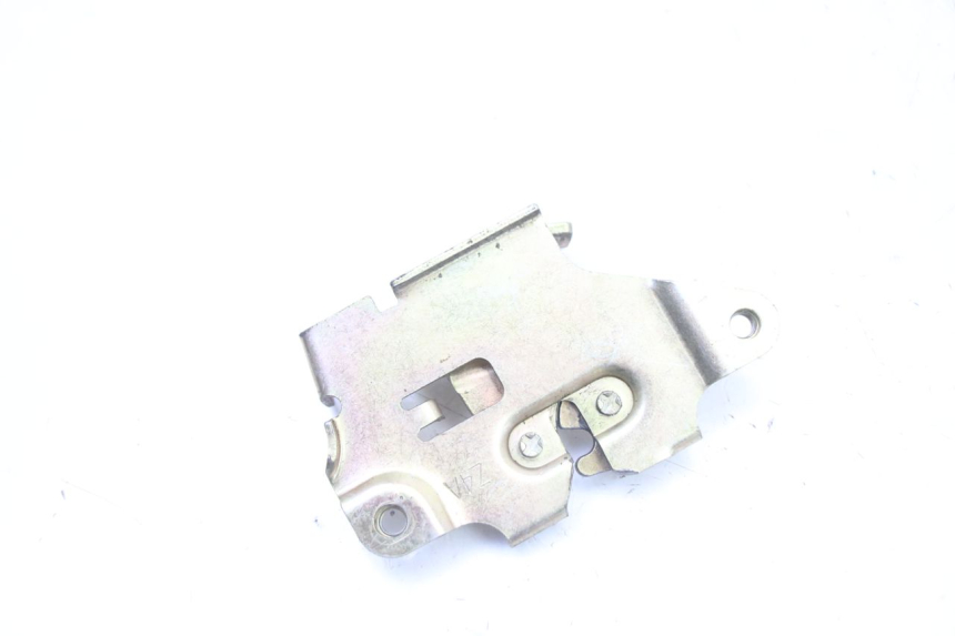 photo de CERRADURA DEL ASIENTO SYM FIDDLE 2 50 (2008 - 2013) - Otra perspectiva