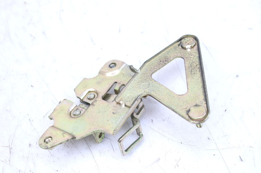 photo de CERRADURA DEL ASIENTO SYM FIDDLE 3 III 125 (2014 - 2020) - Detalle de la pieza