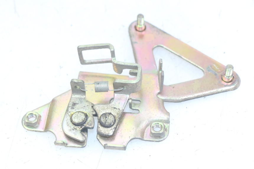 photo de CERRADURA DEL ASIENTO SYM FIDDLE 3 III 125 (2014 - 2020) - Otra perspectiva