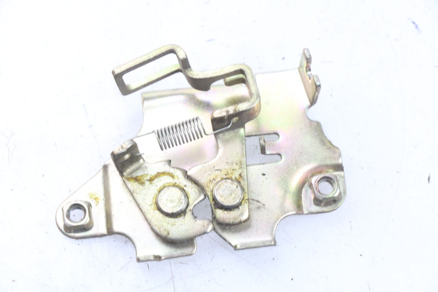 photo de CIERRE ASIENTO HOOK SYM FIDDLE 3 III 50 (2014 - 2020) - Detalle de la pieza