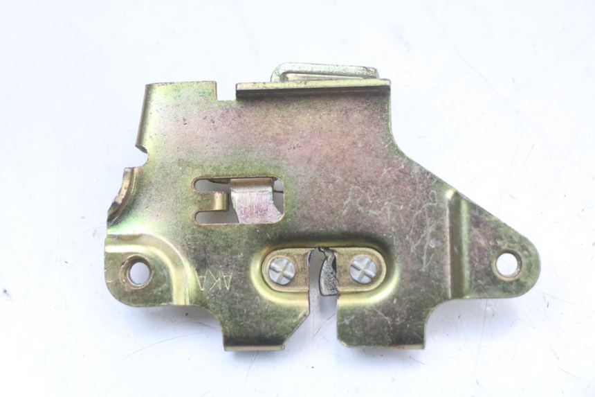 photo de CIERRE ASIENTO HOOK SYM FIDDLE 3 III 50 (2014 - 2020) - Detalle de la pieza