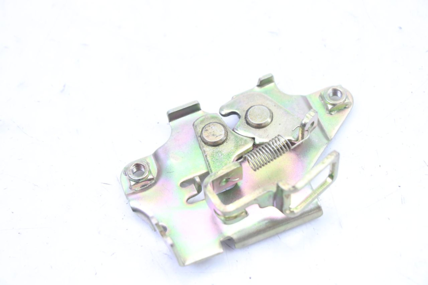 photo de CIERRE ASIENTO HOOK SYM FIDDLE 3 III 50 (2014 - 2020) - Detalle de la pieza