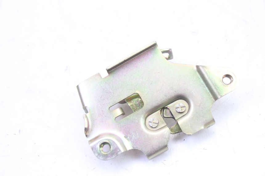 photo de CIERRE ASIENTO HOOK SYM FIDDLE 3 III 50 (2014 - 2020) - Zoom estado de uso