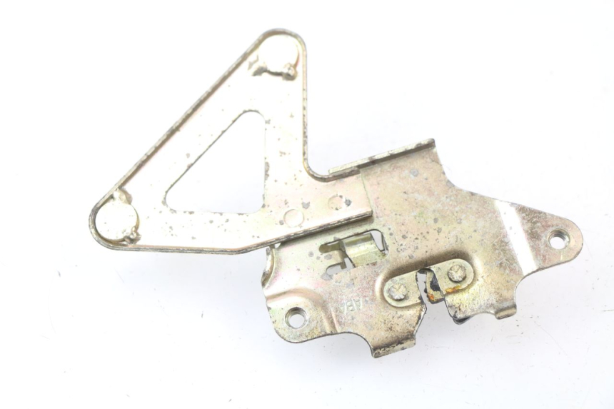 photo de CIERRE ASIENTO HOOK SYM FIDDLE 125 (2008 - 2010) - Detalle de la pieza