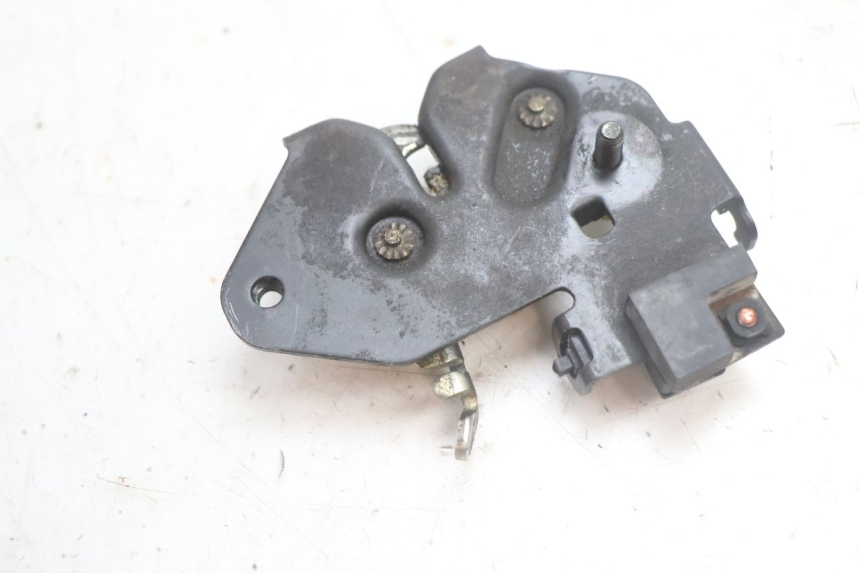 photo de CIERRE ASIENTO HOOK HONDA FJS SILVER WING SILVERWING 400 (2005 - 2008) - Primer plano técnico